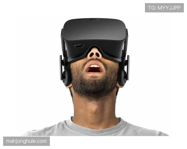 特写:转播镜头捕捉,场边技术人员紧急修复VR直播信号中断故障。 特写:转播镜头捕捉,场边技术人员紧急修复VR直播信号中断故障。